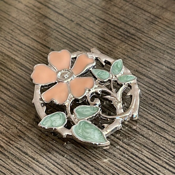 Vintage 1928 Brand Silver-tone & Enamel Floral Pin - Picture 2 of 14